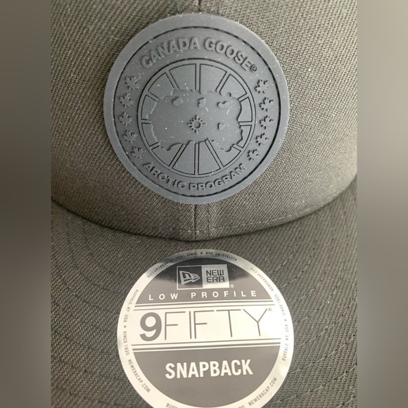 Canada Goose Arctic Disc SnapBack cap black NWT - Picture 4 of 6